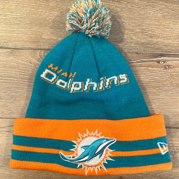 New Era Other - NEW ERA MIAMI DOLPHINS BEANIE HAT W POM